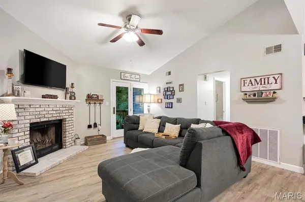 1034 Alpine Ridge DR #G6, Ballwin, MO 63021