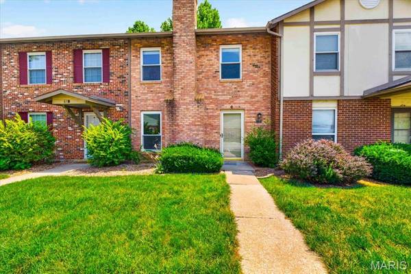 61 Park Charles #C, St Charles, MO 63376
