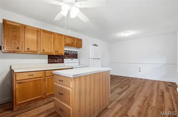 4125 Schumacher RD, High Ridge, MO 63049