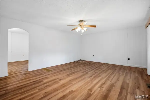 4125 Schumacher RD, High Ridge, MO 63049