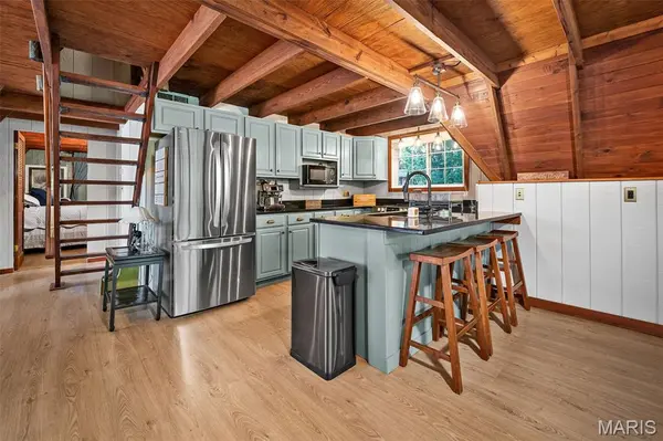 411 Cervina Beach DR, Innsbrook, MO 63390