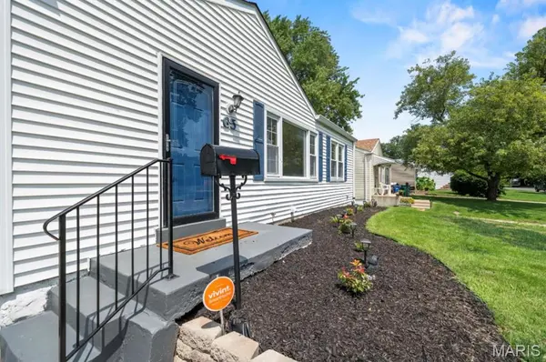 65 La Sierra DR, Florissant, MO 63031