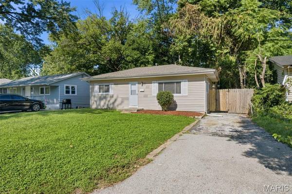 10537 Earl DR, St Louis, MO 63136