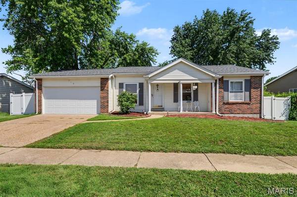 719 Waterfall DR, Florissant, MO 63034