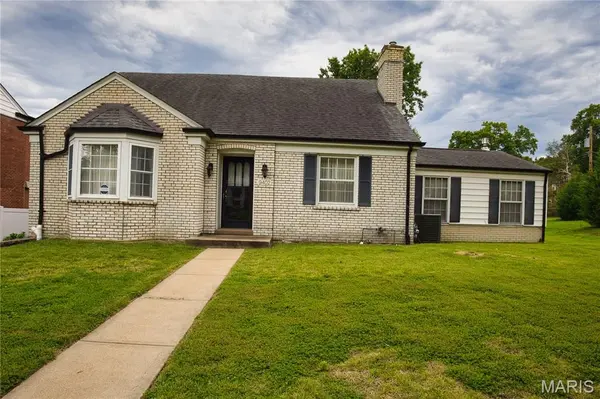 9402 Pine AVE, Brentwood, MO 63144