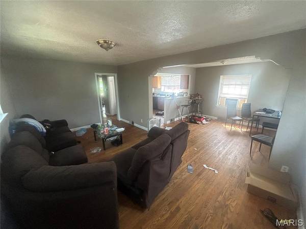 818 Wall ST, St Louis, MO 63147