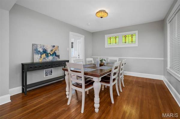 7370 Carleton AVE, University City, MO 63130
