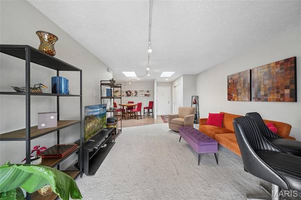 1436 Heritage LNDG #310, St Charles, MO 63303