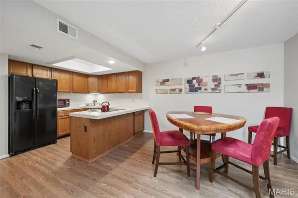 1436 Heritage LNDG #310, St Charles, MO 63303