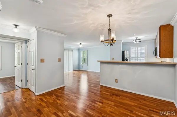 1125 Arbor Creek DR #2A, Kirkwood, MO 63122