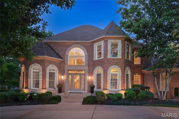 2900 Trafalgar DR, Town And Country, MO 63131