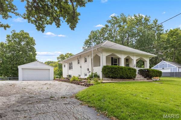 2970 Walton RD, St John, MO 63114