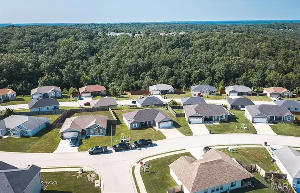 106 Greythorn CT, St Robert, MO 65584