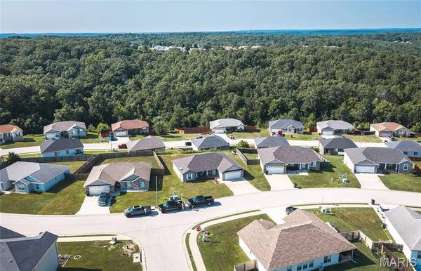106 Greythorn CT, St Robert, MO 65584