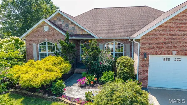 1863 Greenbrier ST, Cape Girardeau, MO 63701