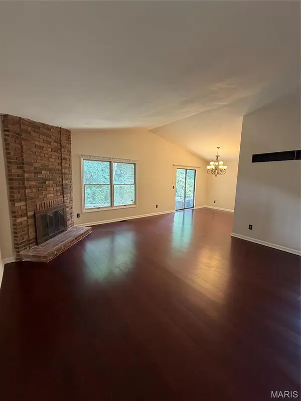 537 Treetop Village, Unincorporated, MO 63021