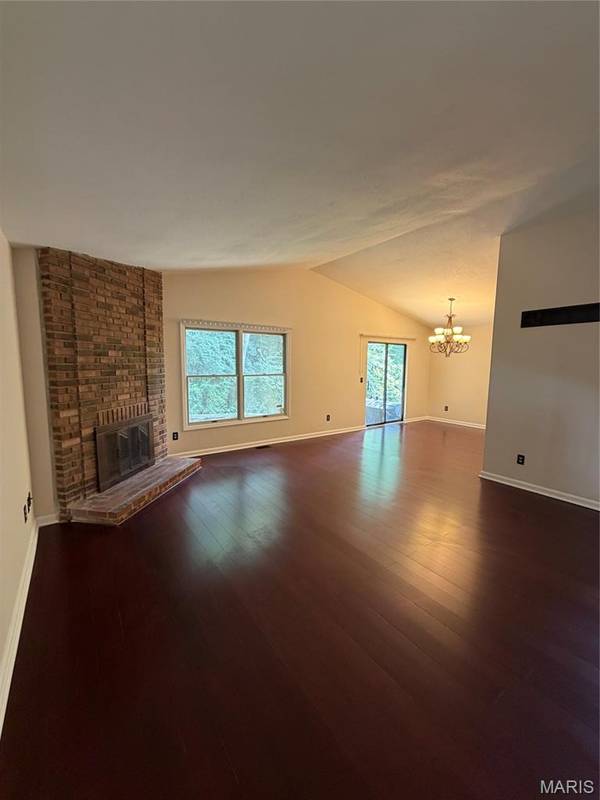 537 Treetop Village, Unincorporated, MO 63021
