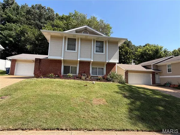 537 Treetop Village, Unincorporated, MO 63021