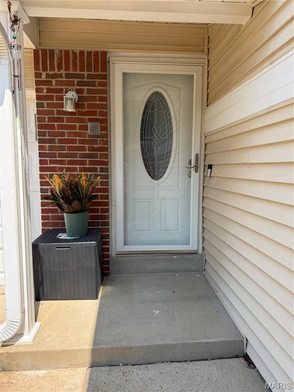 537 Treetop Village, Unincorporated, MO 63021