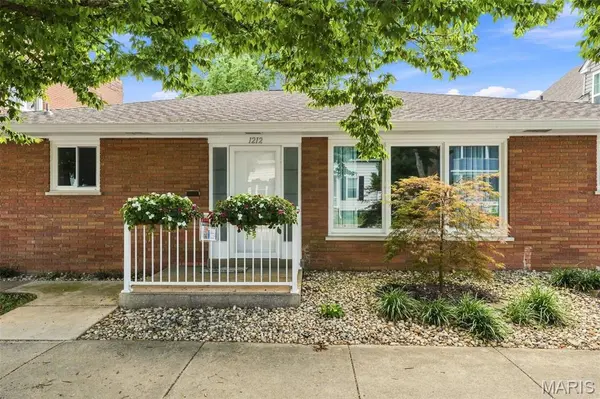1212 Main St, Highland, IL 62249