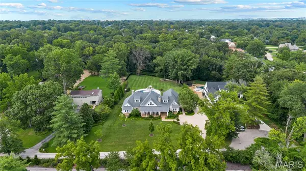 12319 Harflo LN, Town And Country, MO 63131