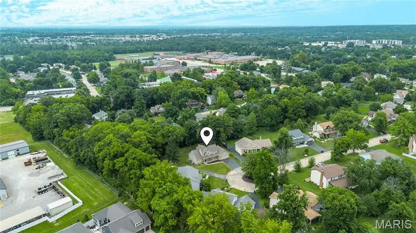 60 Golden Ridge CT, St Charles, MO 63304