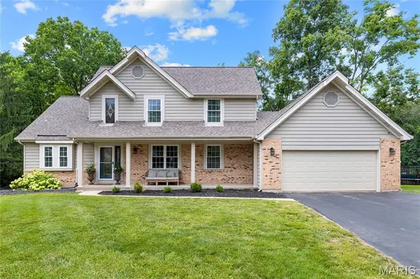 60 Golden Ridge CT, St Charles, MO 63304