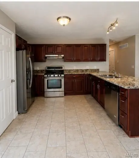 103 Castlewood DR, Troy, MO 63379