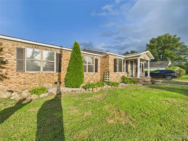 404 N Main ST, Gideon, MO 63848
