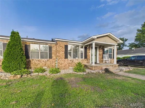 404 N Main ST, Gideon, MO 63848