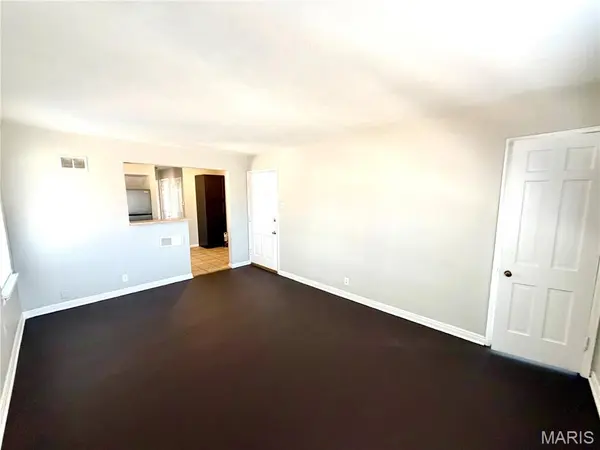 7307 Pasadena BLVD, Pasadena Hills, MO 63121