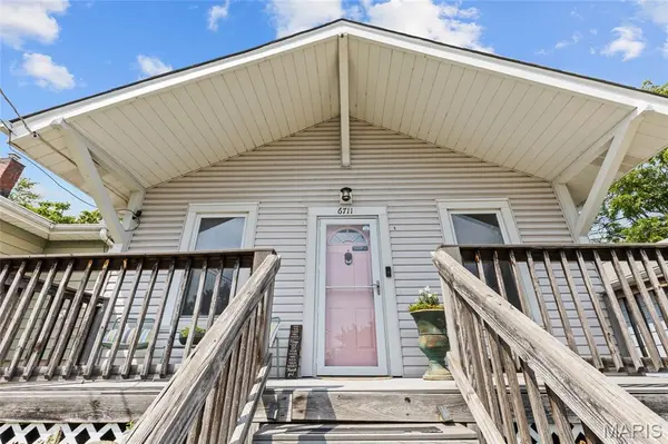 6711 Glades AVE, St Louis, MO 63139