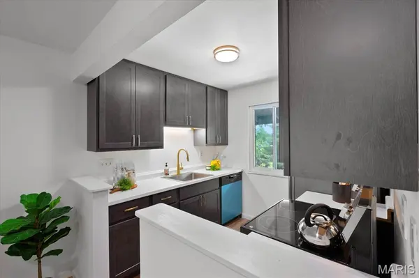 1733 Gascony Parc DR #1733, Lake St Louis, MO 63367