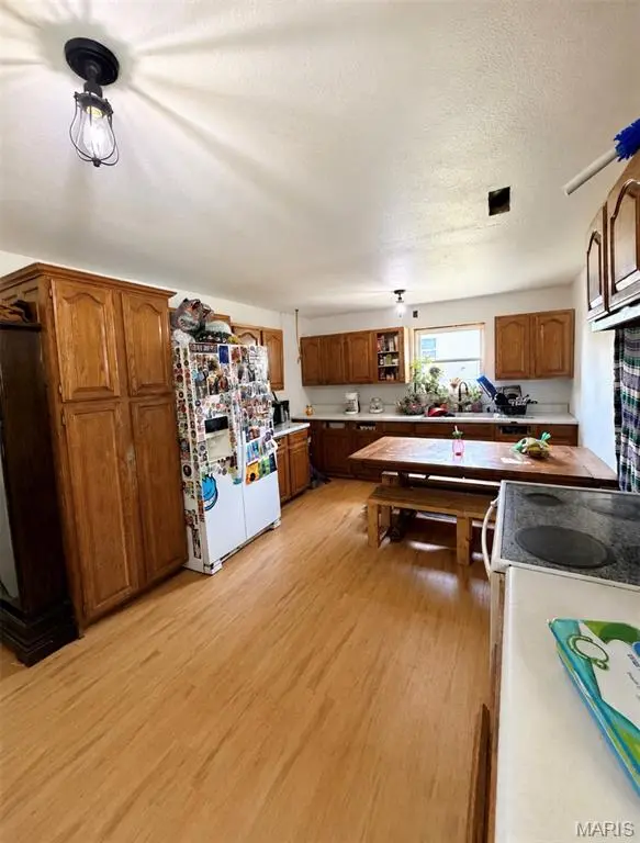 1023 Thomasville RD, Houston, MO 65483