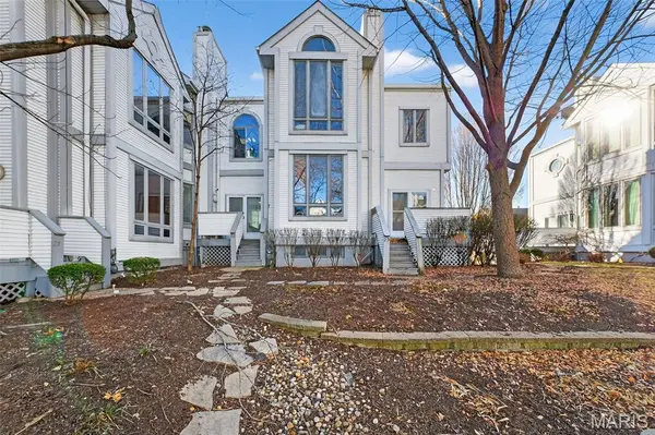 28 Columbus Square DR, St Louis, MO 63101