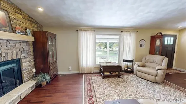197 New Douglas AVE, Sorento, IL 62086