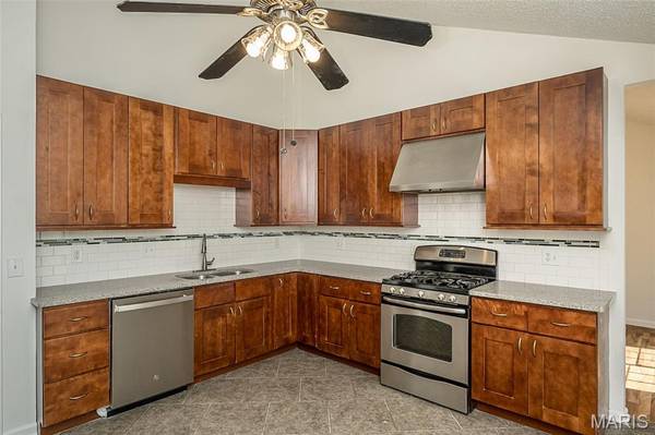 737 Country Heights CT, Manchester, MO 63021
