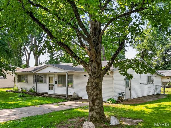1230 Flicker DR, Florissant, MO 63031