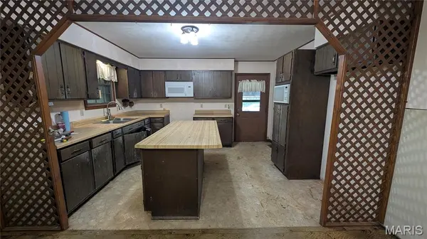 12352 W Highway 32, Salem, MO 65560