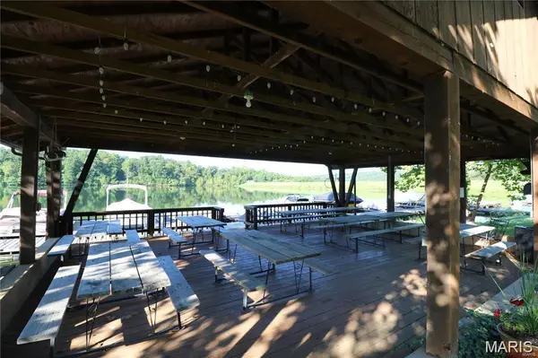 226 ANTHONIES MILL RD, Bourbon, MO 65441