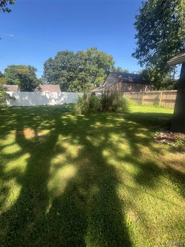 106 S Cherry ST, Freeburg, IL 62243