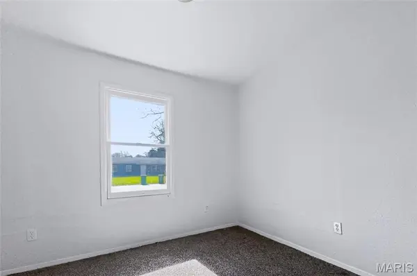 44 E Adams DR, Cahokia, IL 62206