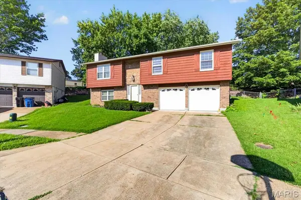 8543 Maylor DR, Affton, MO 63123