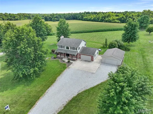 26 Hickory PT, Moro, IL 62067