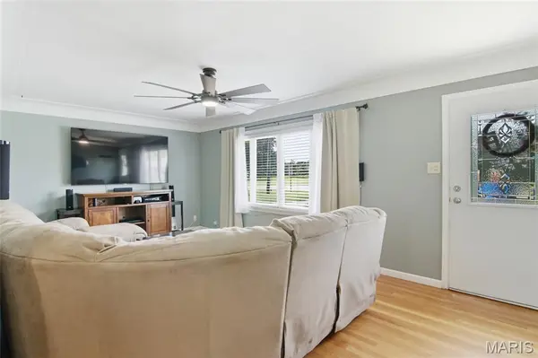 14 Circle DR, Fairview Heights, IL 62208