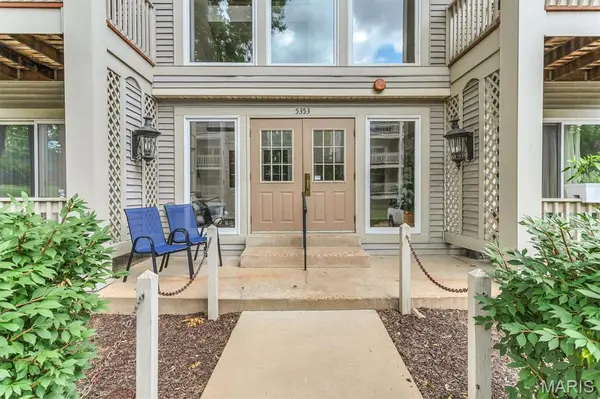 5353 N Kenrick Parke DR #205, St Louis, MO 63119