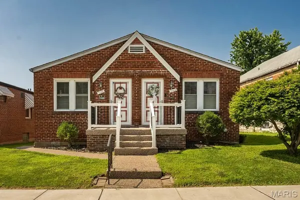 6742 Dolan PL, St Louis, MO 63139