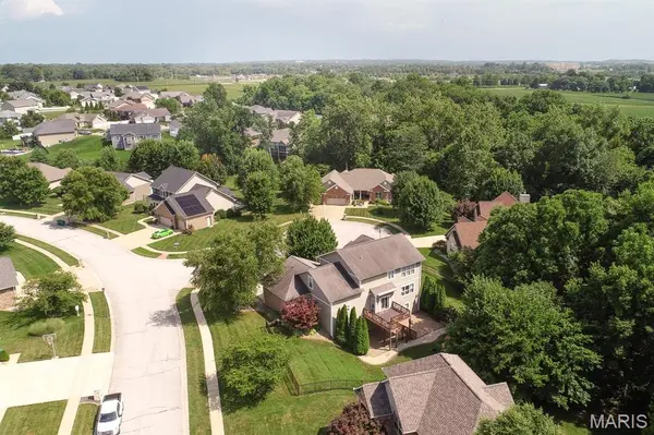 905 Chevalier LN, O'fallon, IL 62269