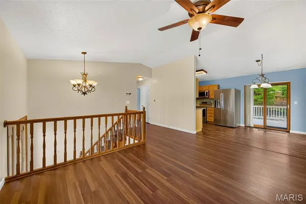 12115 Glenpark DR, Maryland Heights, MO 63043