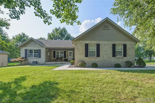 459 Tamarach DR, Edwardsville, IL 62025
